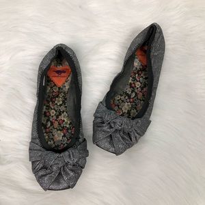 Rocket Dog Shoes - ✨Rocket Dog✨ Silver Sparkly Bow Tie Flats Size 7 Rocket Dog Shoes - ✨Rocket Dog✨ Silver Sparkly Bow Tie Flats Size 7